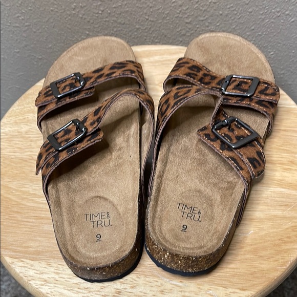 New Time and Tru Leopard Print Sandals Women’s 9 - Picture 3 of 5